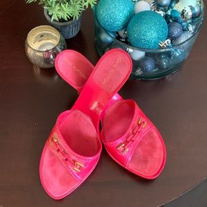 Pretty in pink gorgeous and girly Luis Vuitton patent leather slide size 40